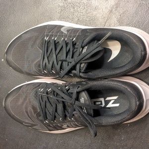 Women's Nike Winflo Zoom 8, size 9, like new, black and white